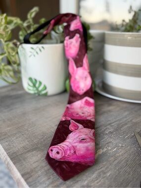 Vintage Original Ralph Marlin Pink Pig Pattern Tie on Burgundy 1989